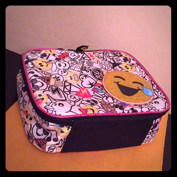 😊ONLY 1! Emojination Lunch Box😊 - Picture 5 of 8